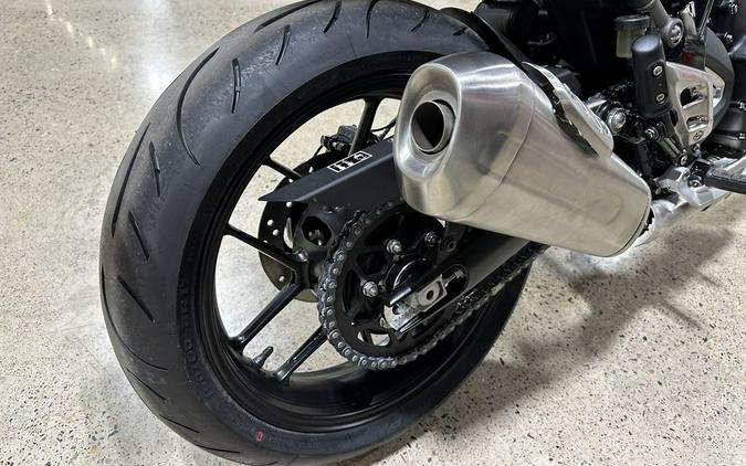 2025 Triumph Speed 400 Carnival Red / Storm Grey