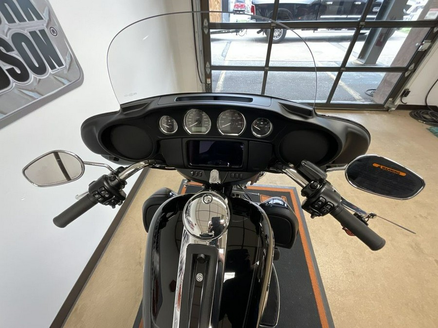 2024 Harley-Davidson® FLHTCUTG - Tri Glide® Ultra