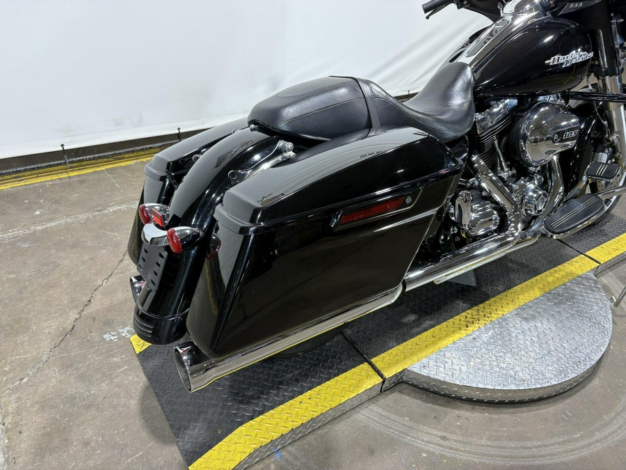 2016 Harley-Davidson Street Glide Vivid Black