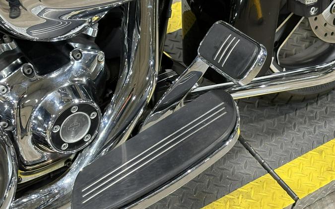 2016 Harley-Davidson Street Glide Vivid Black