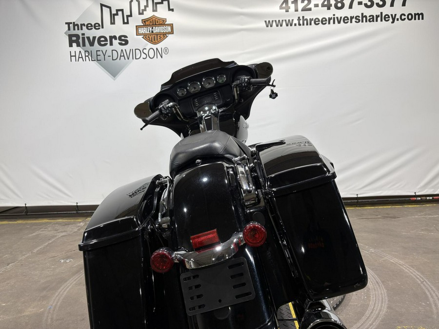 2016 Harley-Davidson Street Glide Vivid Black