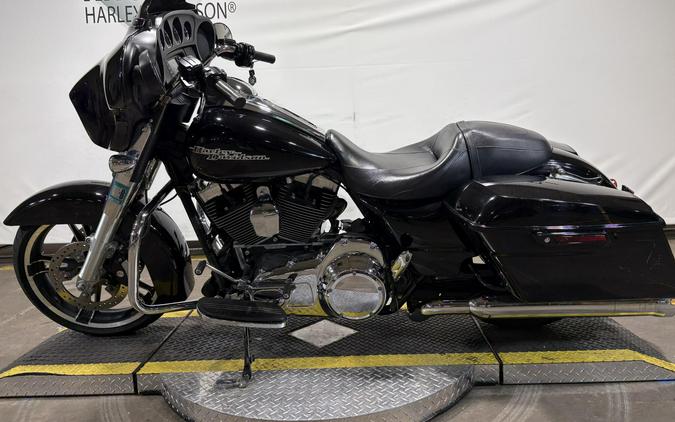 2016 Harley-Davidson Street Glide Vivid Black