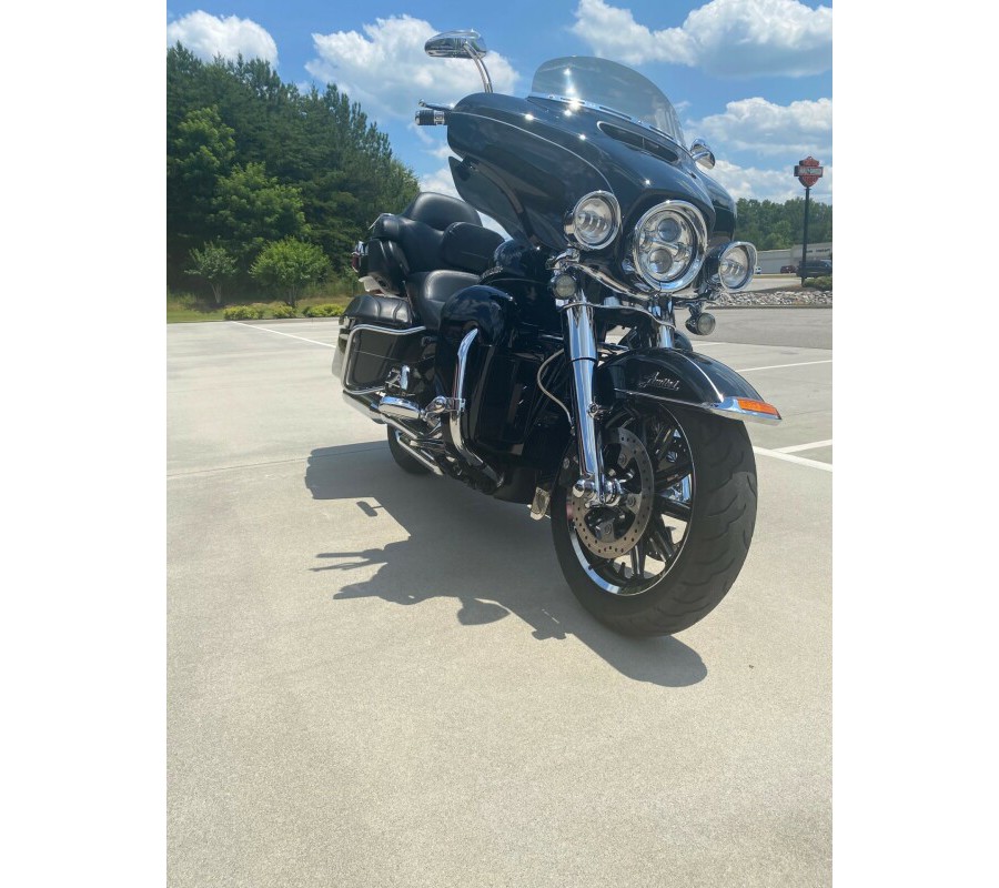 2017 Harley-Davidson Ultra Limited Vivid Black