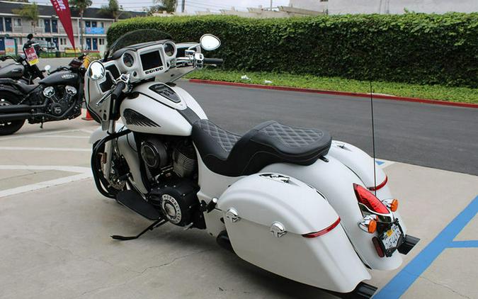 2018 Indian Motorcycle® Chieftain® Limited ABS White Smoke