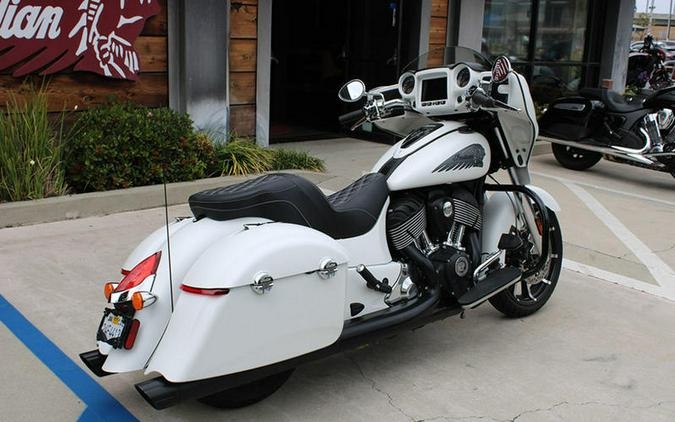 2018 Indian Motorcycle® Chieftain® Limited ABS White Smoke