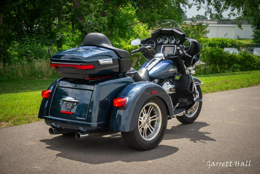 2016 Harley-Davidson® FLHTCUTG - Tri Glide® Ultra