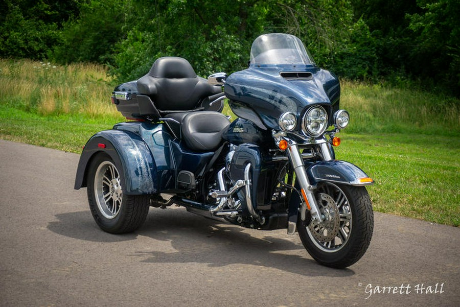 2016 Harley-Davidson® FLHTCUTG - Tri Glide® Ultra