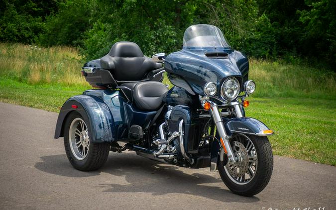 2016 Harley-Davidson® FLHTCUTG - Tri Glide® Ultra