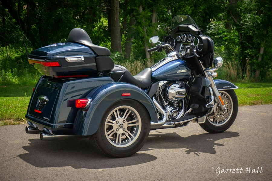 2016 Harley-Davidson® FLHTCUTG - Tri Glide® Ultra