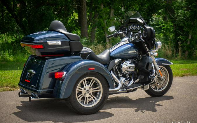 2016 Harley-Davidson® FLHTCUTG - Tri Glide® Ultra