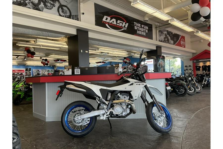 2025 Suzuki DR-Z 4SM Base