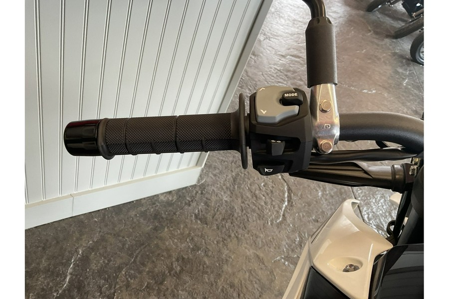 2025 Suzuki DR-Z 4SM Base