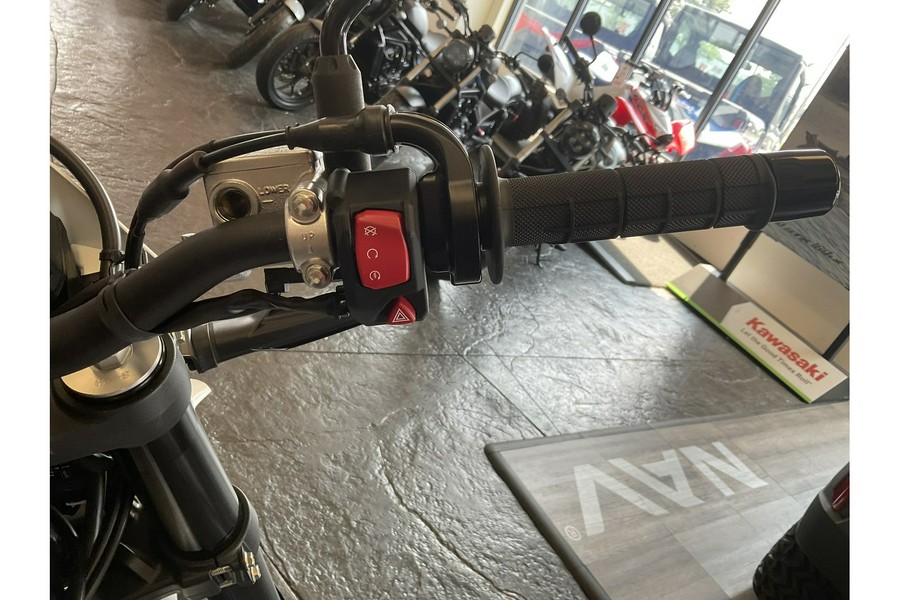 2025 Suzuki DR-Z 4SM Base