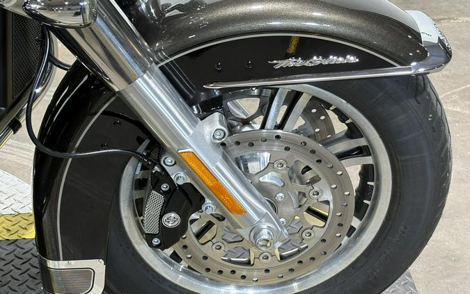 2020 Harley-Davidson Tri Glide Ultra River Rock Gray/Vivid Black
