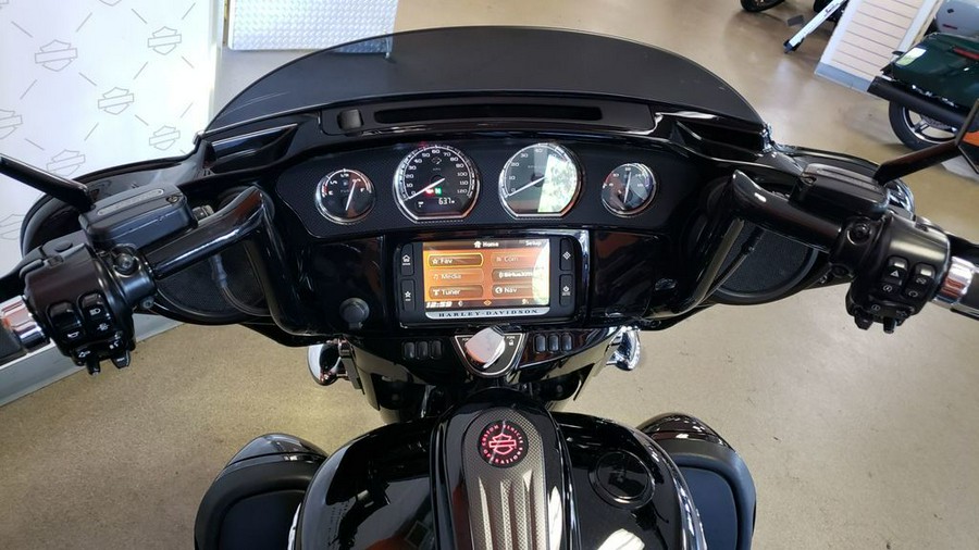 2016 Harley-Davidson Street Glide® CVO™ Street Glide®