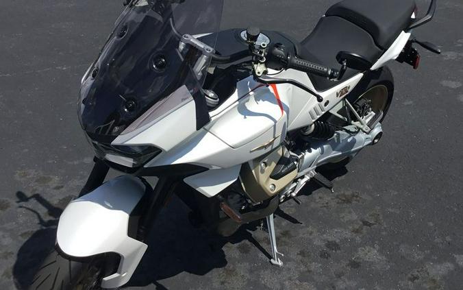 2023 Moto Guzzi V100 Mandello