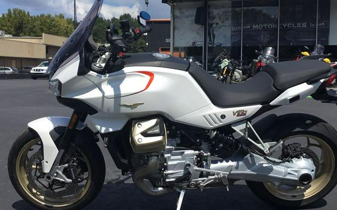 2023 Moto Guzzi V100 Mandello