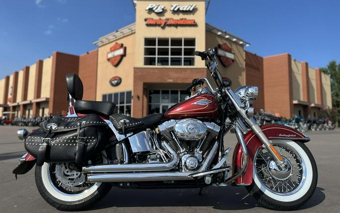 2009 Harley-Davidson® FLSTC Heritage Softail® Classic RED HOT SUNGLO 041727