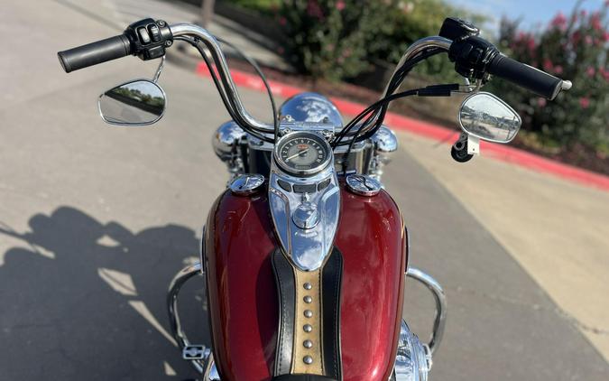 2009 Harley-Davidson® FLSTC Heritage Softail® Classic RED HOT SUNGLO 041727