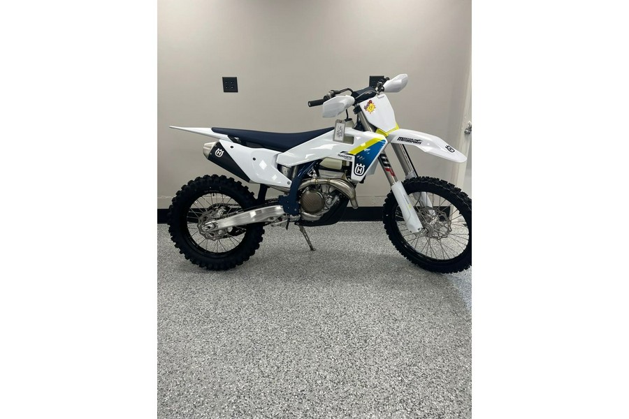 2025 Husqvarna Motorcycles FX 350