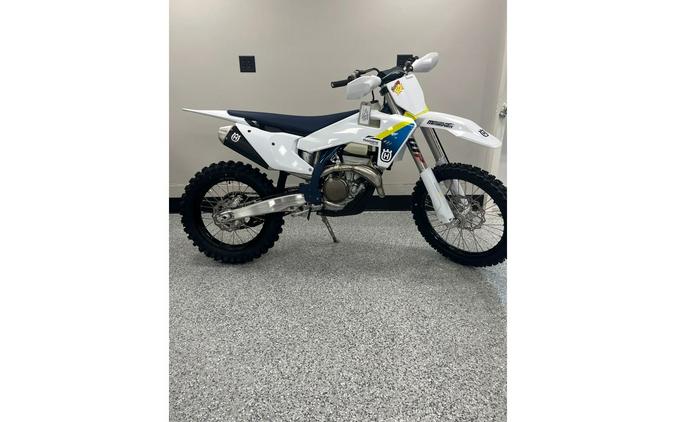 2025 Husqvarna Motorcycles FX 350