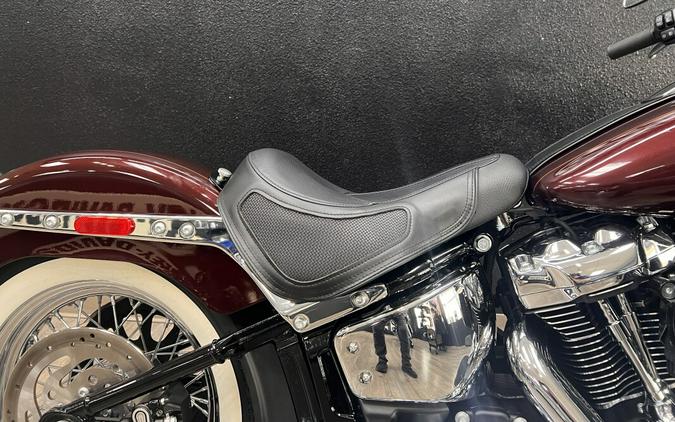 2018 Harley-Davidson® Deluxe