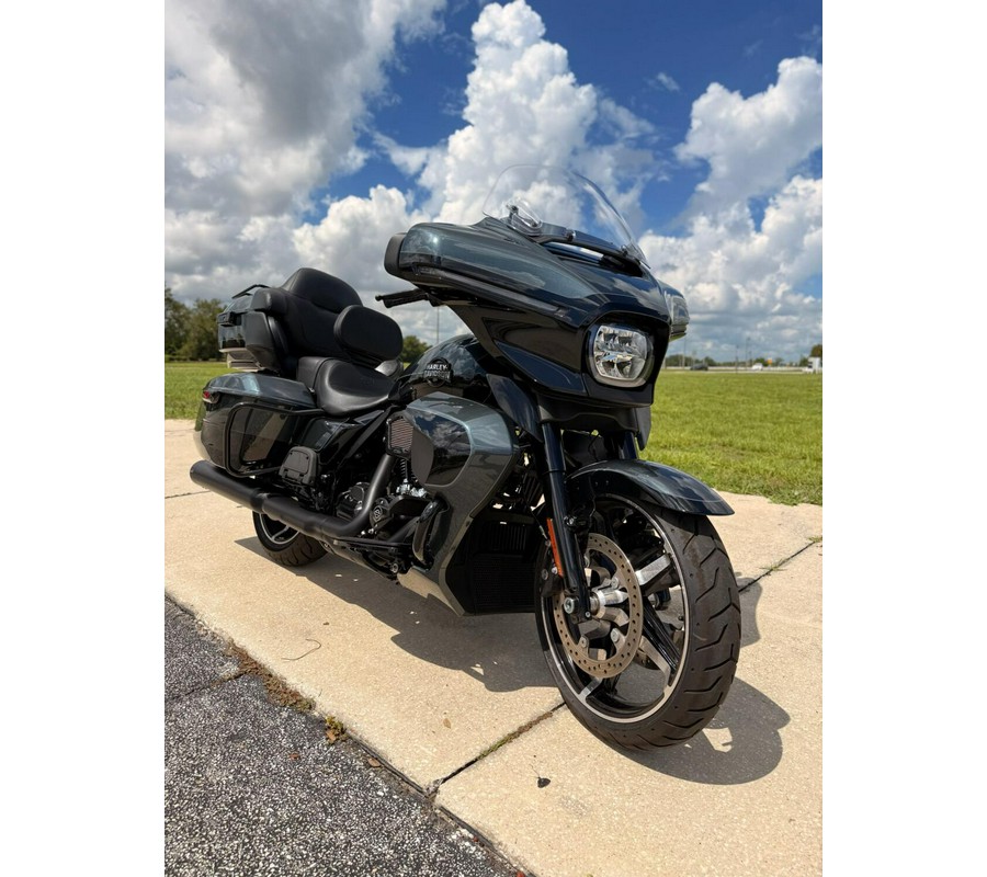 FLHXU 2025 Street Glide Ultra
