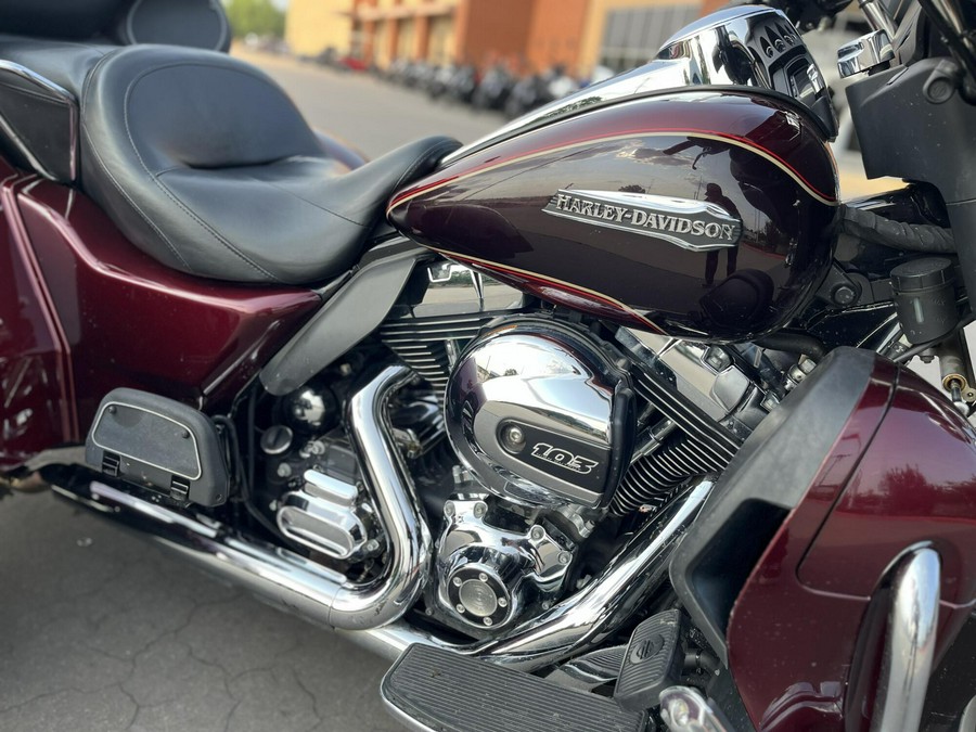 2014 Harley-Davidson® Tri Glide® Ultra MYS RED/CAYENNE 859454