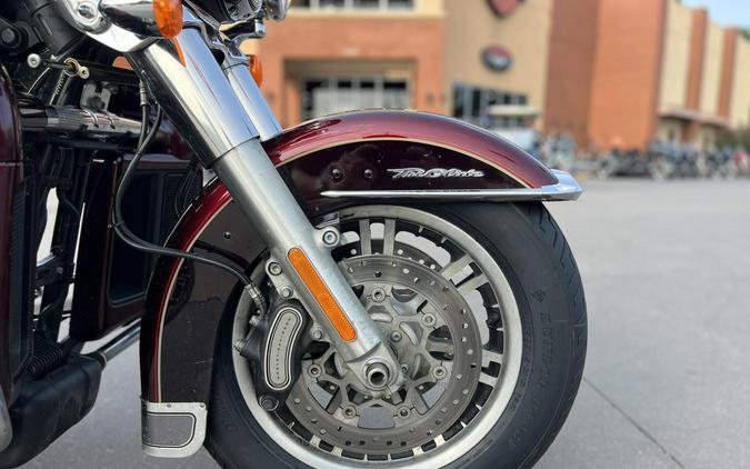 2014 Harley-Davidson® Tri Glide® Ultra MYS RED/CAYENNE 859454