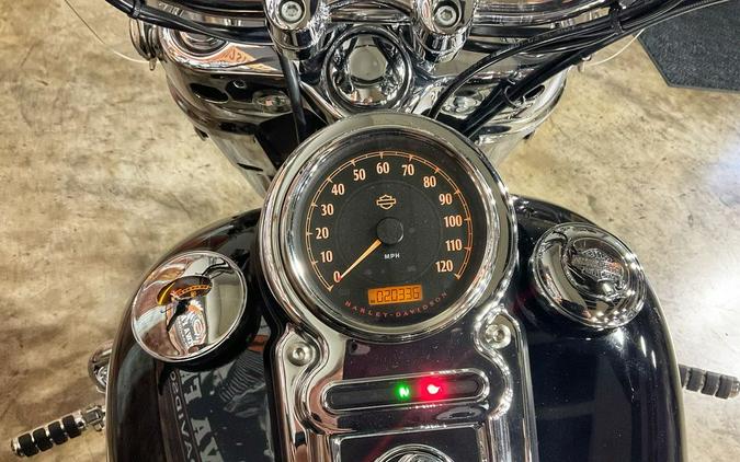 2016 Harley-Davidson® FLD - Dyna® Switchback™