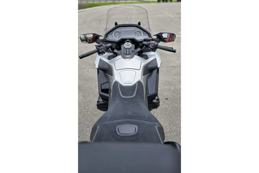 2025 Honda GOLDWING TOUR DCT
