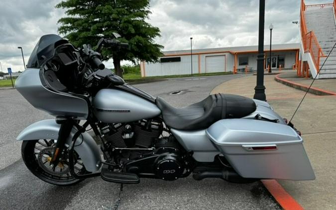 2020 Harley-Davidson Road Glide Special Barracuda Silver Denim