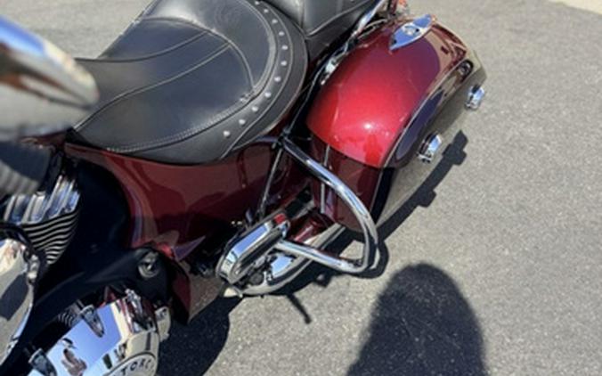 2022 Indian Springfield Maroon Metallic/Crimson Metallic