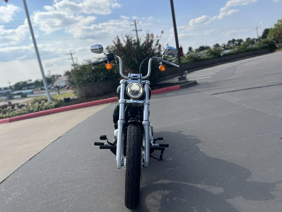 2020 Harley-Davidson® Softail Standard® FXST Vivid Black 062868