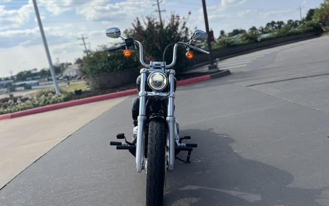 2020 Harley-Davidson® Softail Standard® FXST Vivid Black 062868