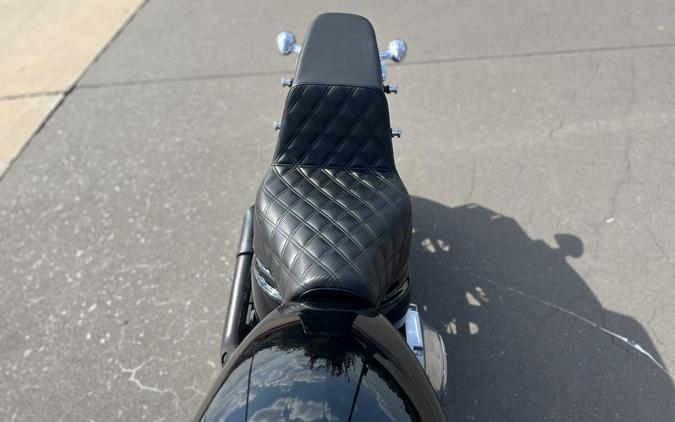 2020 Harley-Davidson® Softail Standard® FXST Vivid Black 062868