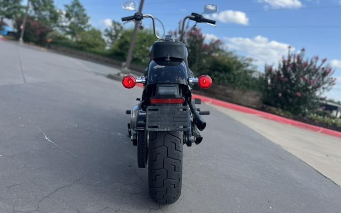 2020 Harley-Davidson® Softail Standard® FXST Vivid Black 062868