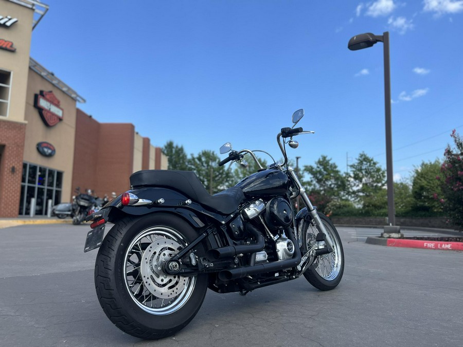 2020 Harley-Davidson® Softail Standard® FXST Vivid Black 062868