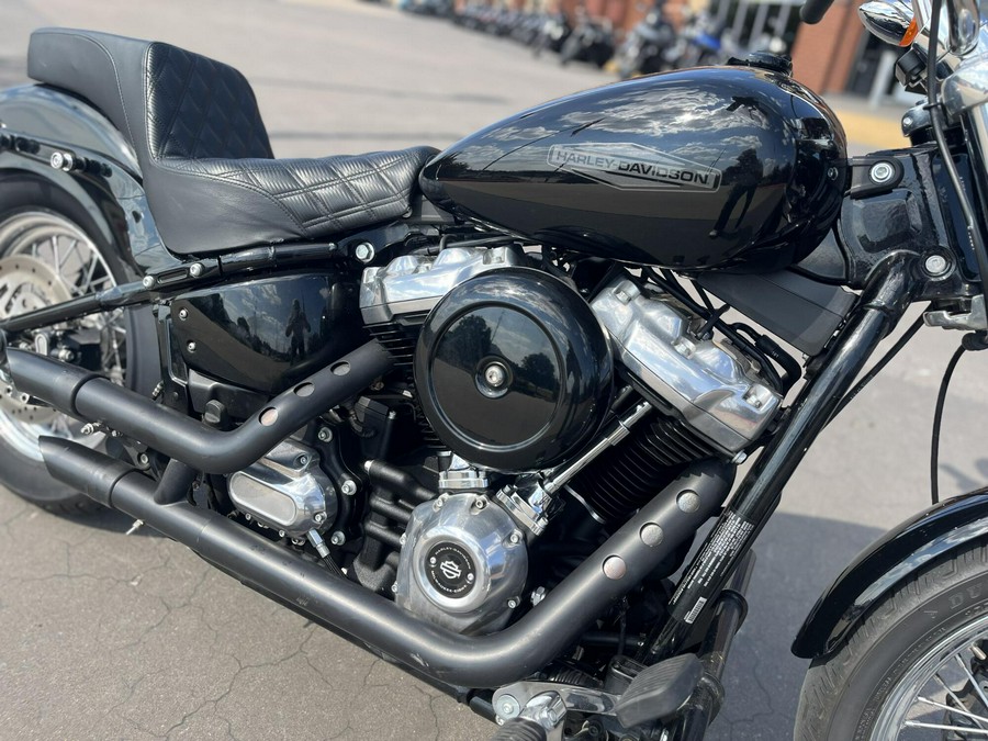 2020 Harley-Davidson® Softail Standard® FXST Vivid Black 062868