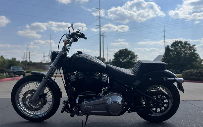 2020 Harley-Davidson® Softail Standard® FXST Vivid Black 062868