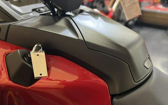 2027 Can-Am Outlander MAX XT 1000R 7.6 in.