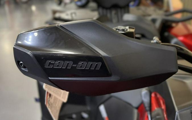 2027 Can-Am Outlander MAX XT 1000R 7.6 in.