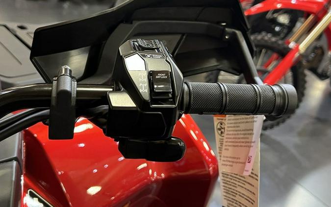 2027 Can-Am Outlander MAX XT 1000R 7.6 in.