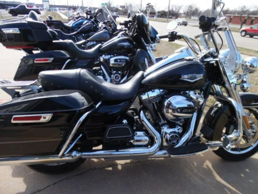 2015 Harley-Davidson® FLHR103