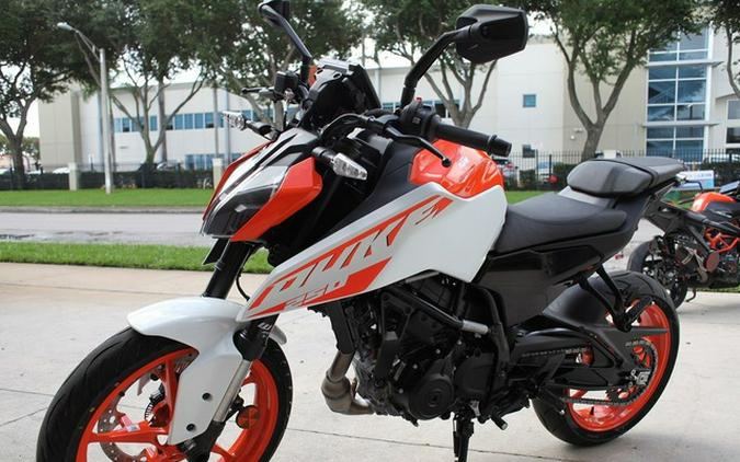 2024 KTM 250 Duke