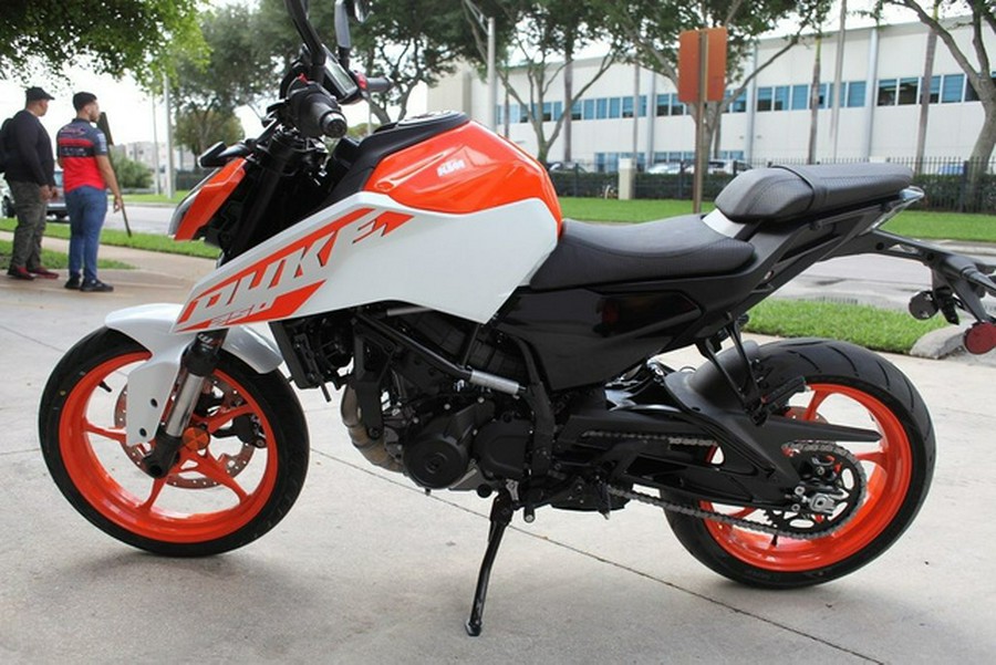 2024 KTM 250 Duke