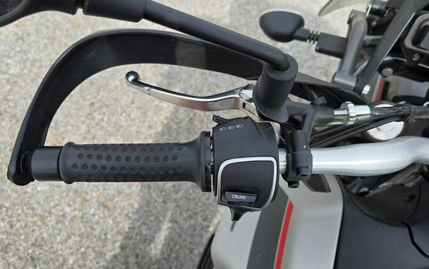 2023 Moto Guzzi V85 TT