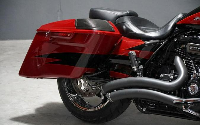 2017 Harley-Davidson® FLHXSE - CVO™ Street Glide®