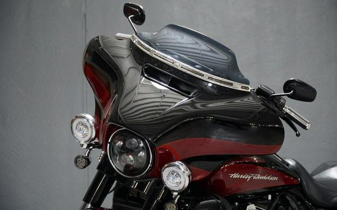 2017 Harley-Davidson® FLHXSE - CVO™ Street Glide®