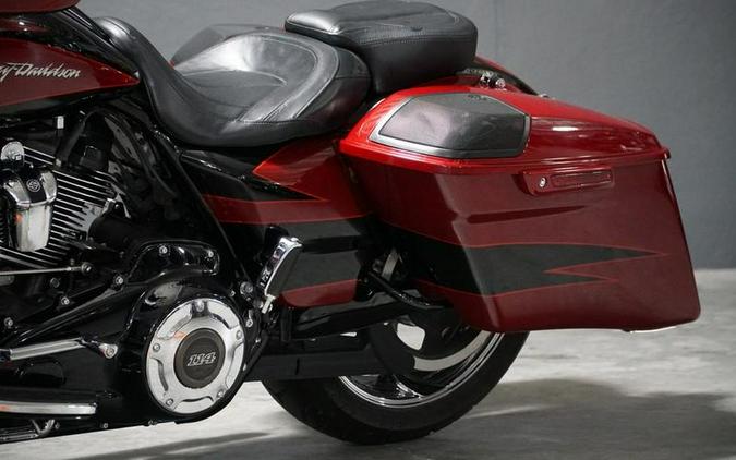 2017 Harley-Davidson® FLHXSE - CVO™ Street Glide®
